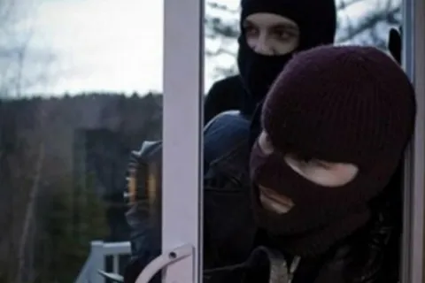 Uhićenja u Srbiji i Zvorniku zbog krađe novca i vatrenog oružja iz kuće u Livnu