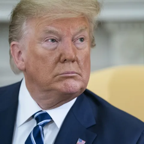 US President Donald J. Trump (R) meets with Canadian Prime Minister Justin Trudeau (not pictured) in the Oval Office of the White House in Washington, DC, USA, 20 June 2019. The president spoke to the media about Iran shooting down an American drone, saying it might not have been intentional.Credit: Jim LoScalzo/Pool via CNP | usage worldwide /DPA/PIXSELL