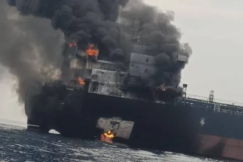 Pogođeni tanker