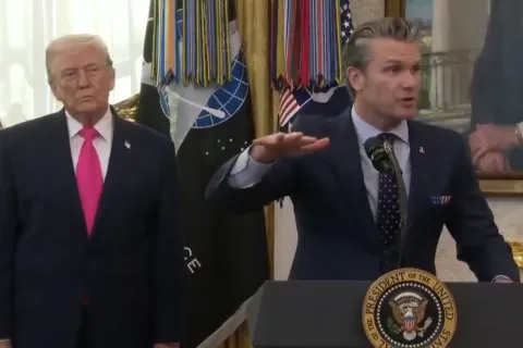 Trump i Hegseth 