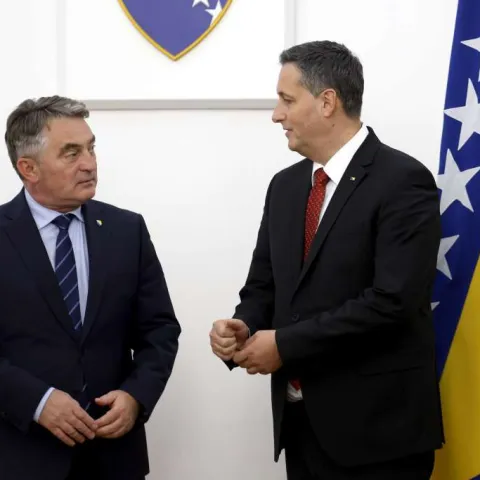 Kom&scaron;ić i Bećirović