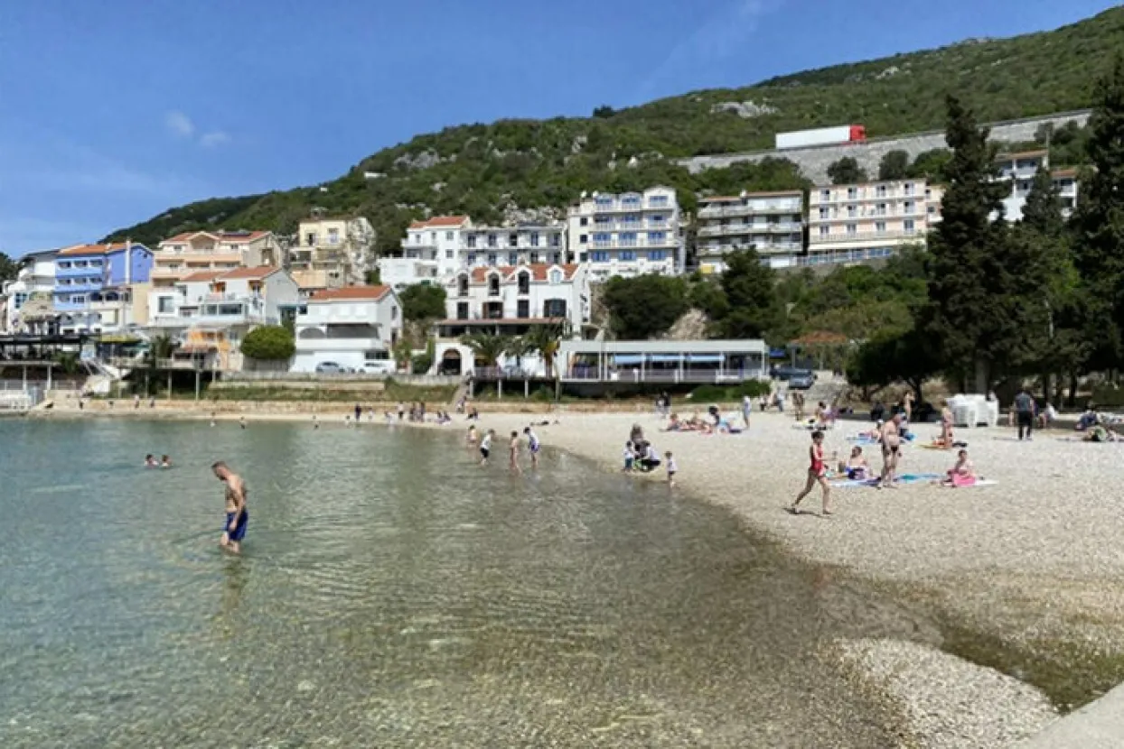 U Francuskoj uvedene stroge kazne za alkohol na plažama. Slične mjere uvela i Hrvatska