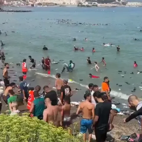 Ulazak migranata u Ceutu