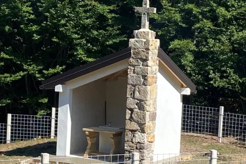 Obnovljena kapelica na Bilića groblju okuplja raseljene župljane Solakove Kule