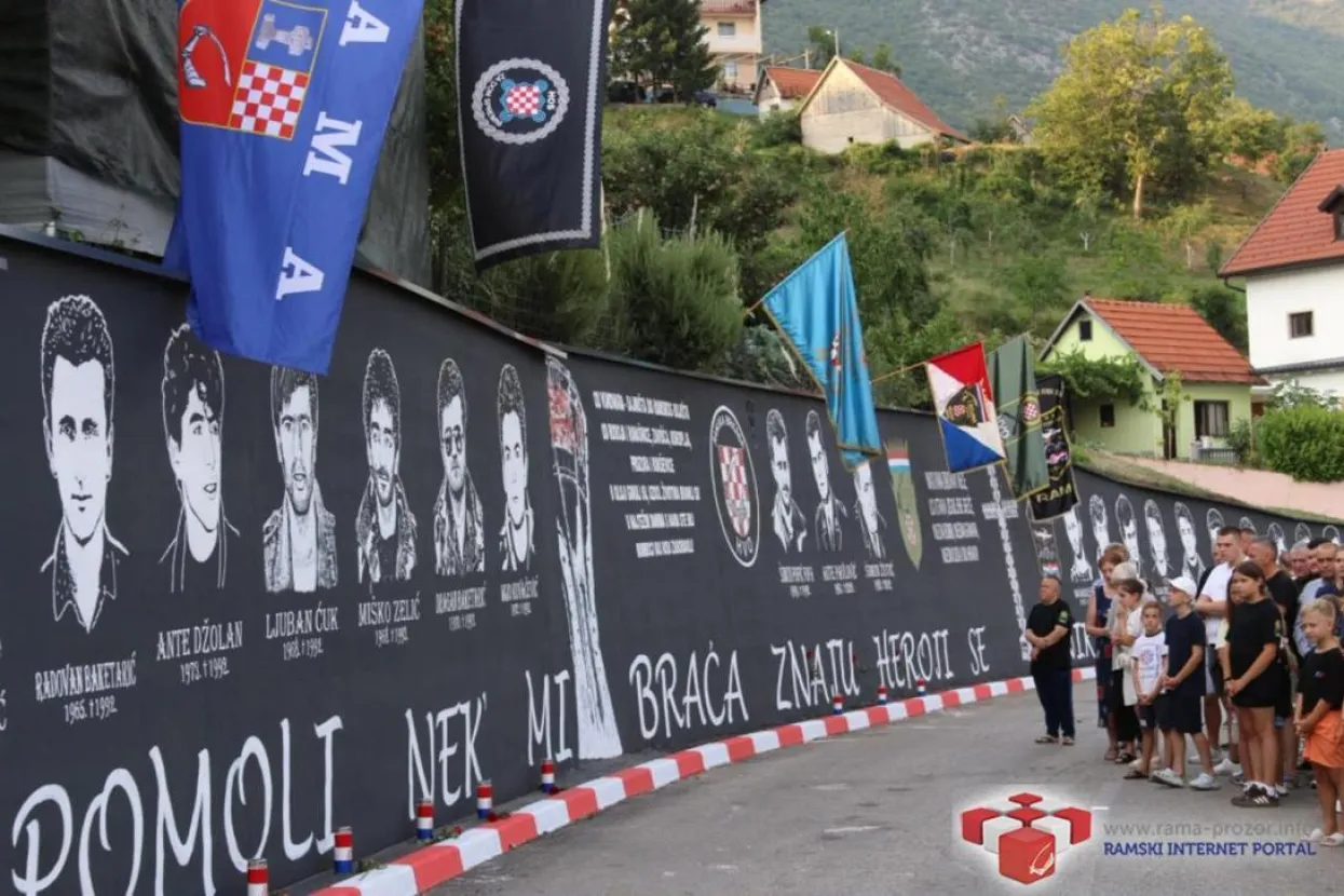 Prozor Rama: Rumboci podigli 63 metra dug mural poginulim braniteljima