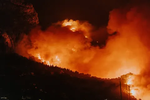 Požar u Omi&scaron;u