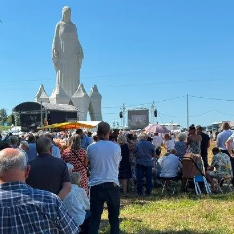 U poljskome selu otkriven i posvećen najvi&scaron;i kip Djevice Marije u Europi