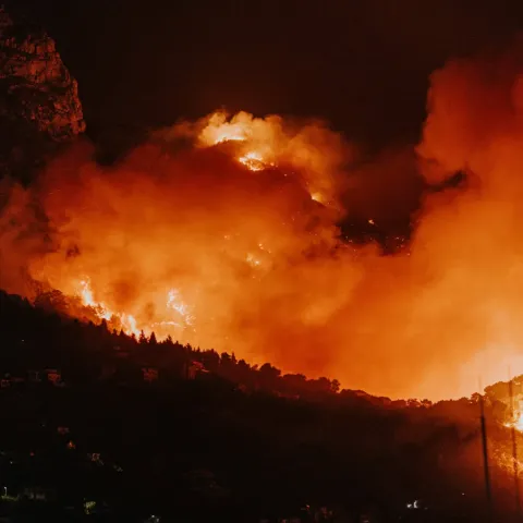 Požar u Omi&scaron;u