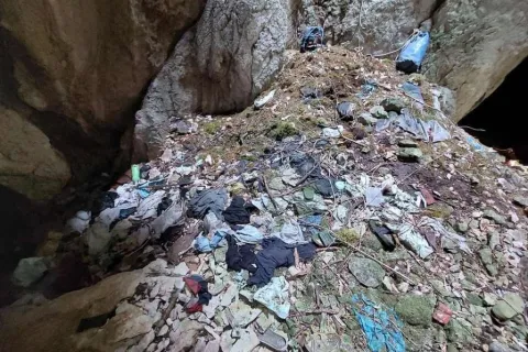 Livanjske i Duvanjske jame pune otpada i opasnih materijala