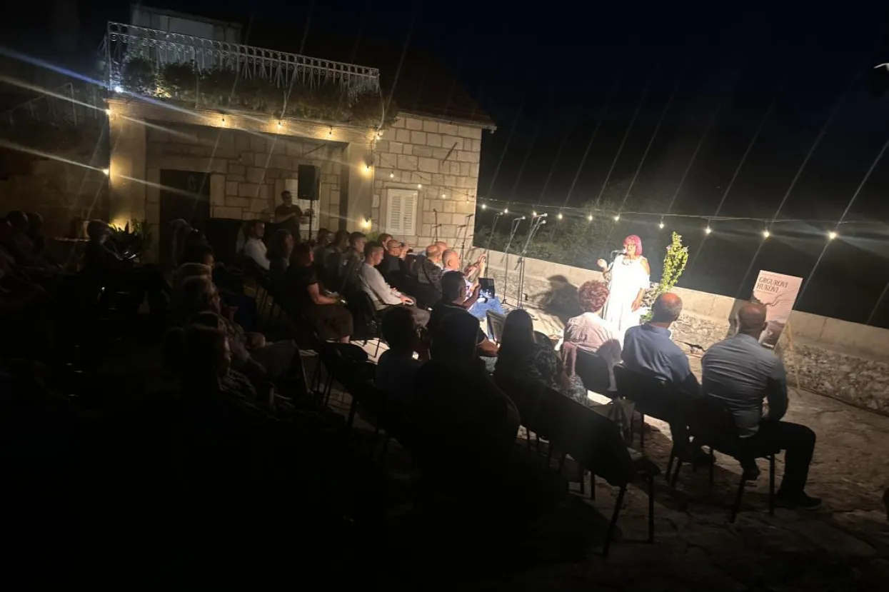 Grgurovi hukovi oživjeli kameno dvori&scaron;te u Rudinicama
