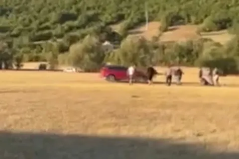 Zalijetao se automobilom u ljude