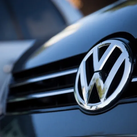 LONDON, ENGLAND - SEPTEMBER 25: Used cars by German manufacturer Volkswagen are parked at a dealership in Battersea on September 25, 2015 in London, England. The Department for Transport's Vehicle Certification Agency, the UK's national approval authority for new road vehicles, has announced that it will re-run laboratory tests on engines and compare the results with emissions from on-the-road tests in the wake of the VW test-rigging scandal. The German car manufacturer has admitted selling vehicles in the US with diesel engines that could detect when they were being tested for emission, changing the vehicles performance accordingly in order to improve results. (Photo by Rob Stothard/Getty Images)