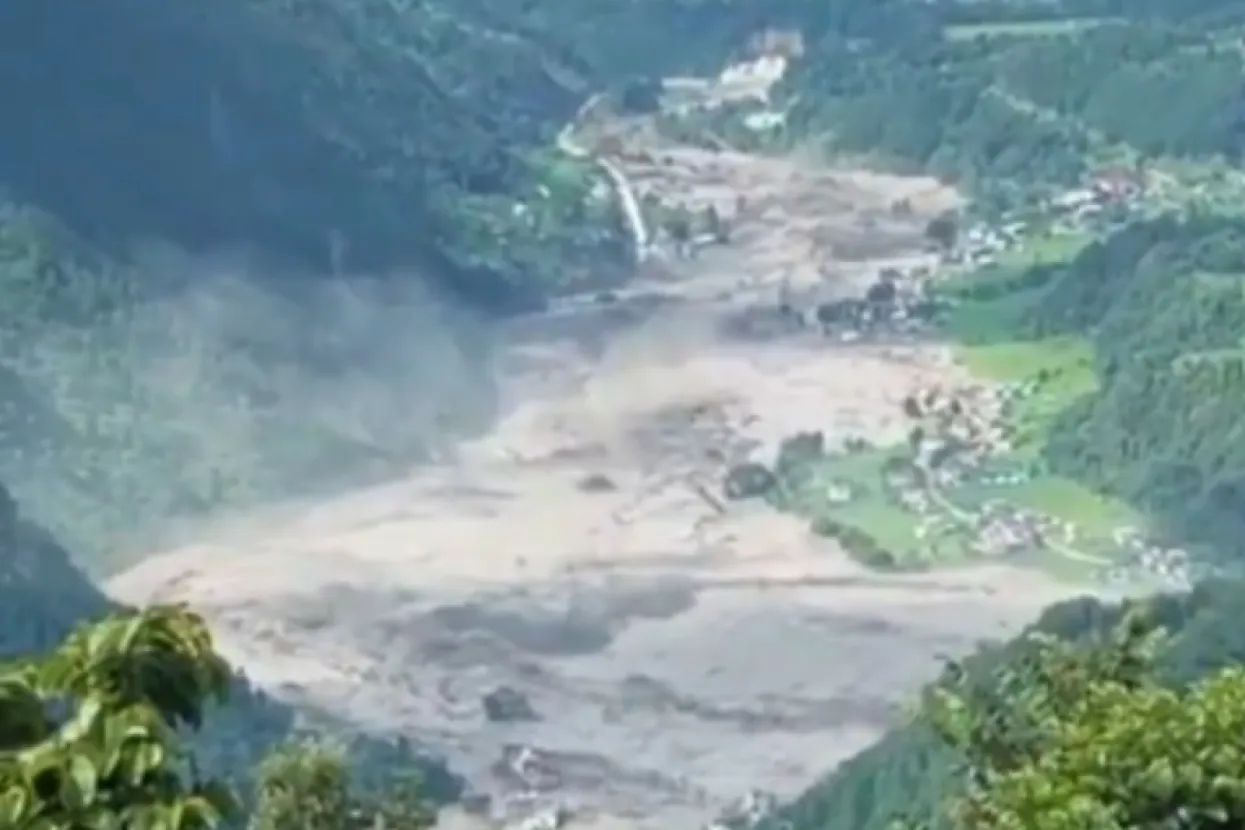 Razorna poplava pogodila Nepal. Nestajala sela, ru&scaron;ili se mostovi i ceste