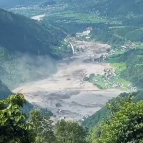 Razorna poplava pogodila Nepal. Nestajala sela, ru&scaron;ili se mostovi i ceste