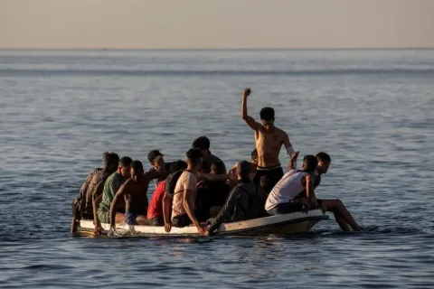 Gotovo 500 migranata stiglo u Britaniju u jednom danu