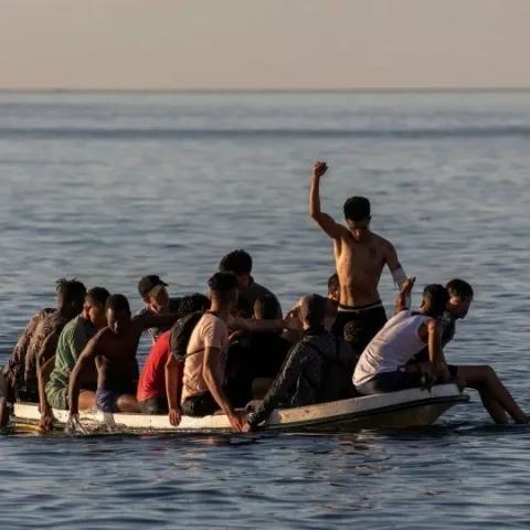 Gotovo 500 migranata stiglo u Britaniju u jednom danu