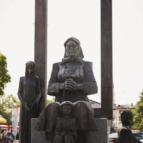 Spomenik majkama Posavine u Odžaku - Trajno svjedočanstvo obitelji, vjere i opstanka
