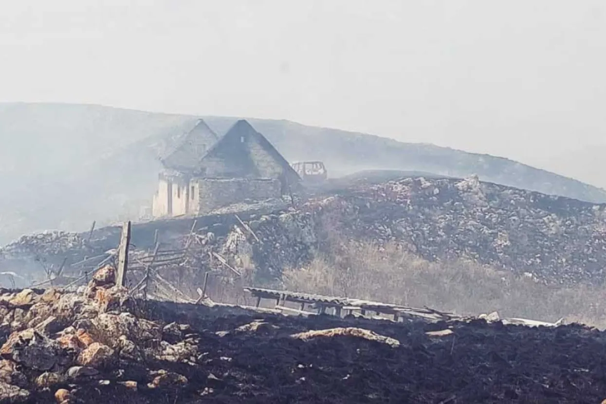 Veliki požar &scaron;iri se prema Prozoru-Rami - Izgorjela kuća na Mrkodolu!