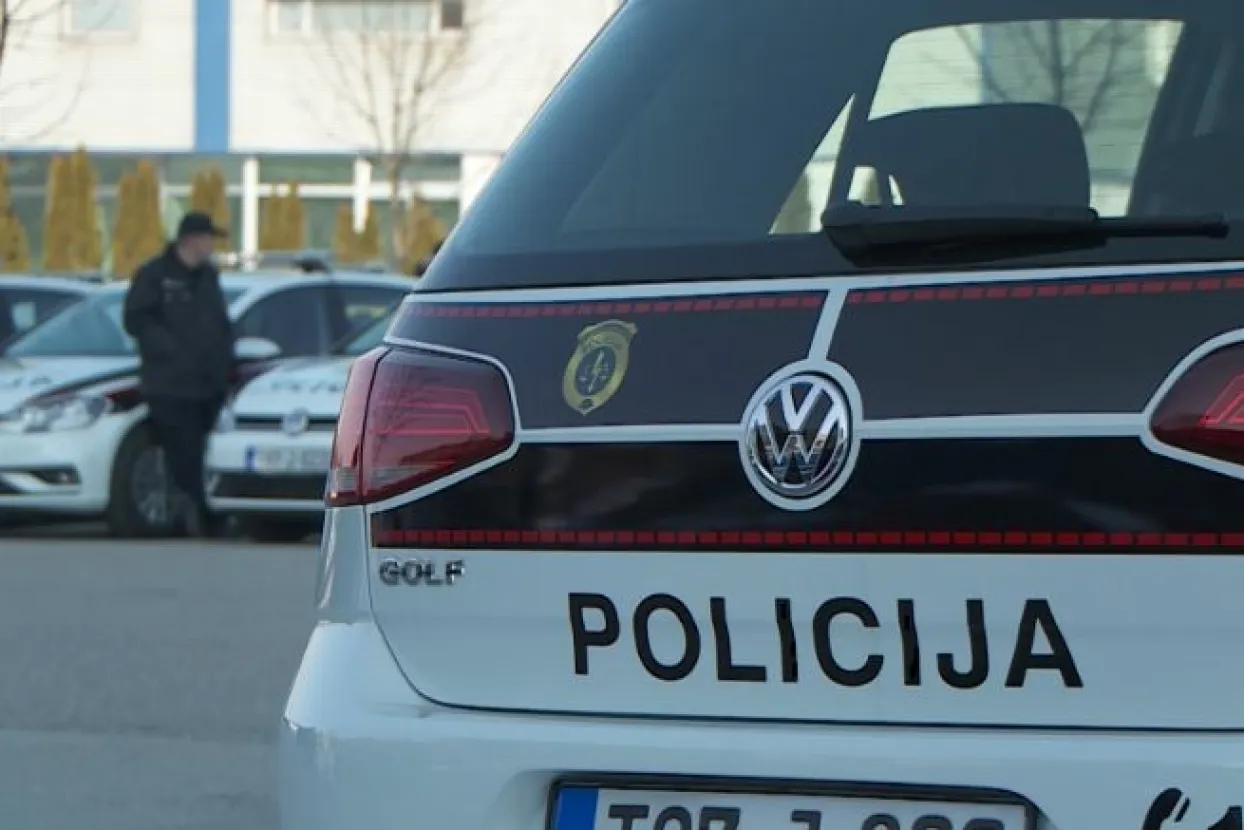 Mu&scaron;karac pao sa zgrade tržnog centra u Sarajevu, istraga u tijeku