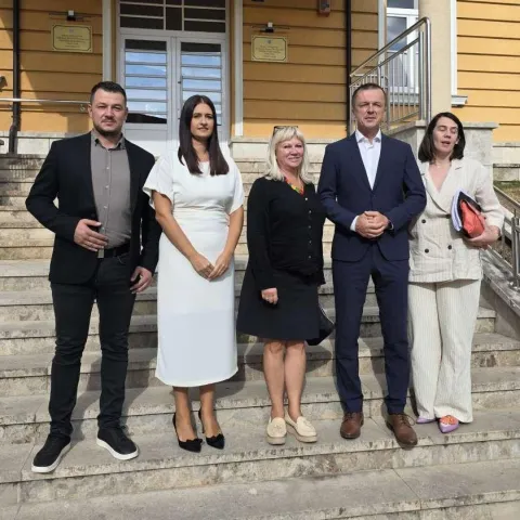 Čondrić i Vlaisavljević potpisali ugovor vrijedan 300.000 KM za uređenje stadiona na Zgonima