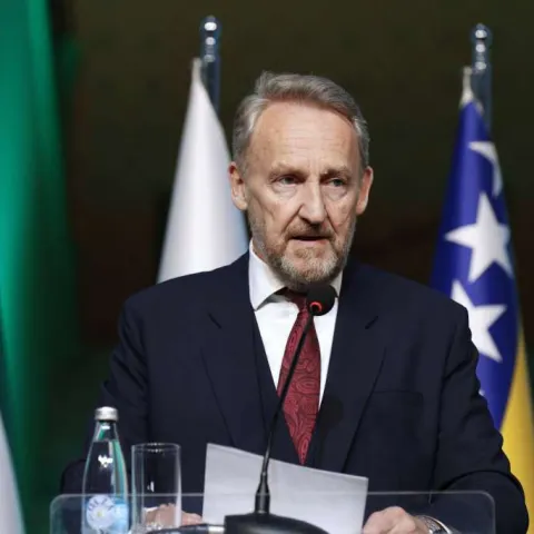 Bakir Izetbegović