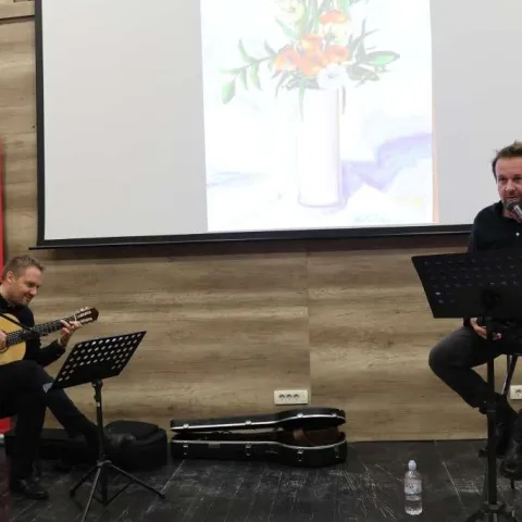 Glumac Robert Krajinović u Mostaru predstavio glazbeno-poetsku večer 'Otkad tebe znam'