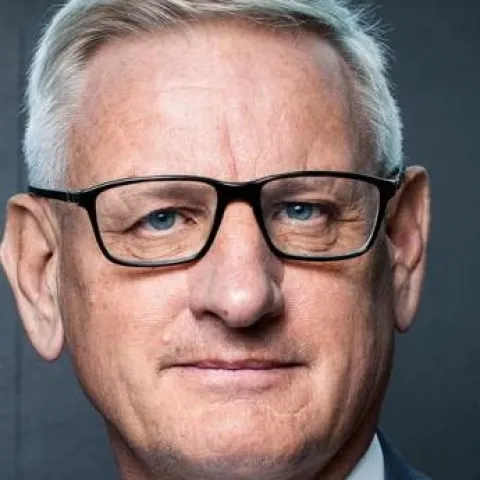 Britanski lord i Carl Bildt predlažu novi pristup za BiH i jasniji mandat za OHR: Amerikanci sumnjaju u smisao europskog "poku&scaron;aja očuvanja protektorata"